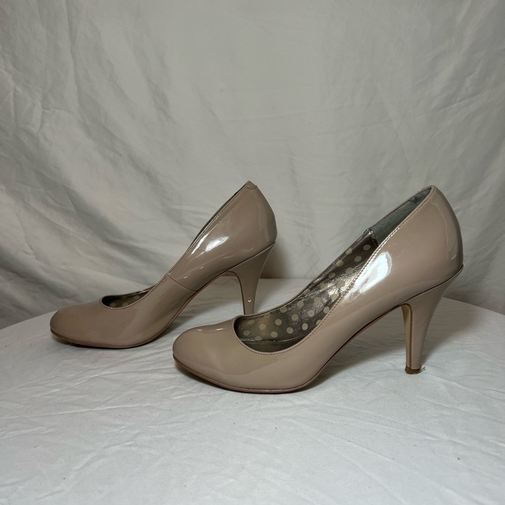 Fergalicious by Fergie Nude Patent Leather Pumps - Size 9